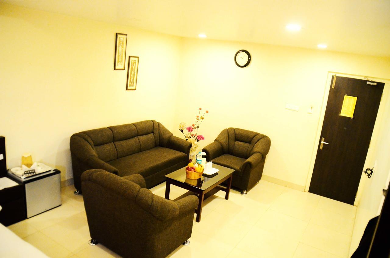 Отель Mohini Royal Jharsuguda Экстерьер фото