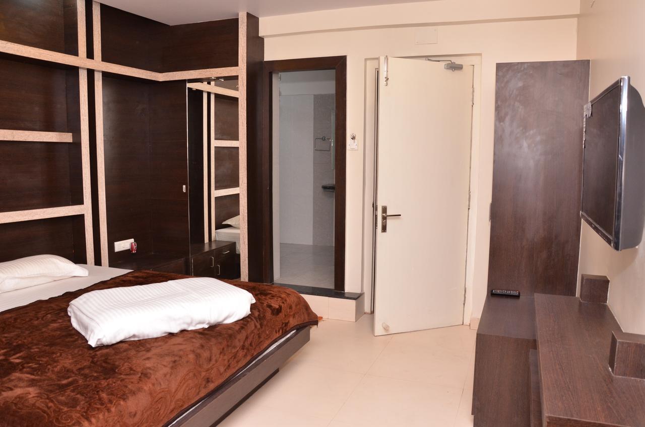 Отель Mohini Royal Jharsuguda Экстерьер фото